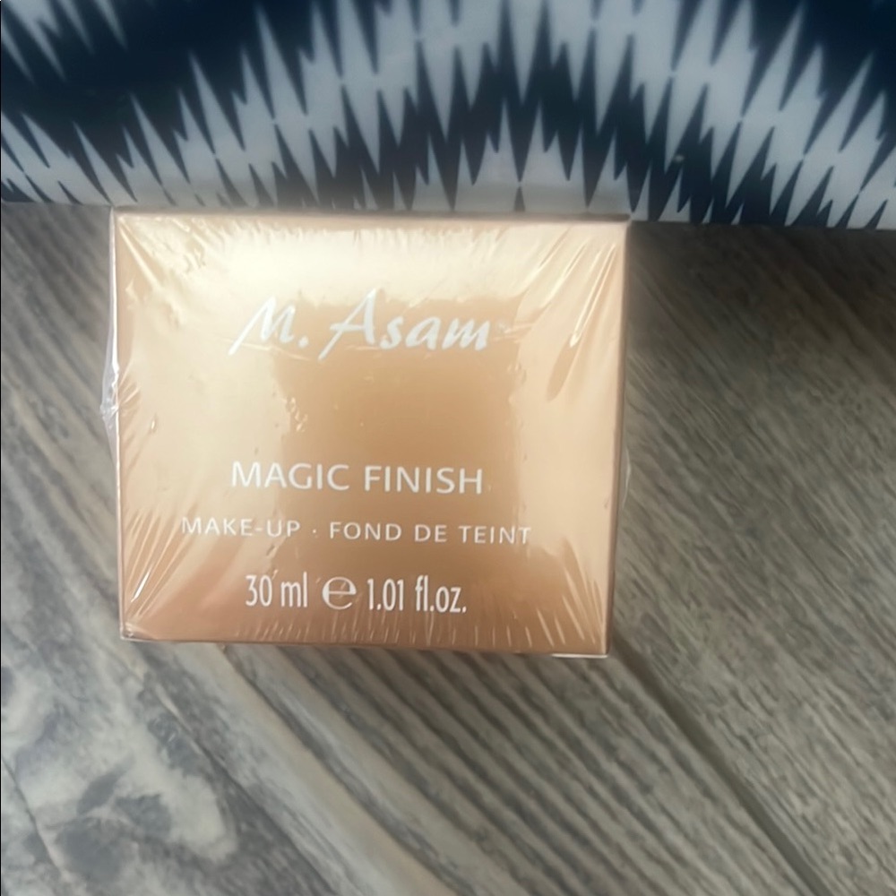Magic Finish Makeup Foundation - Gold